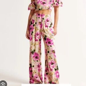 NWT Abercrombie & Fitch Ultra High/Ultra Wide Leg Pant